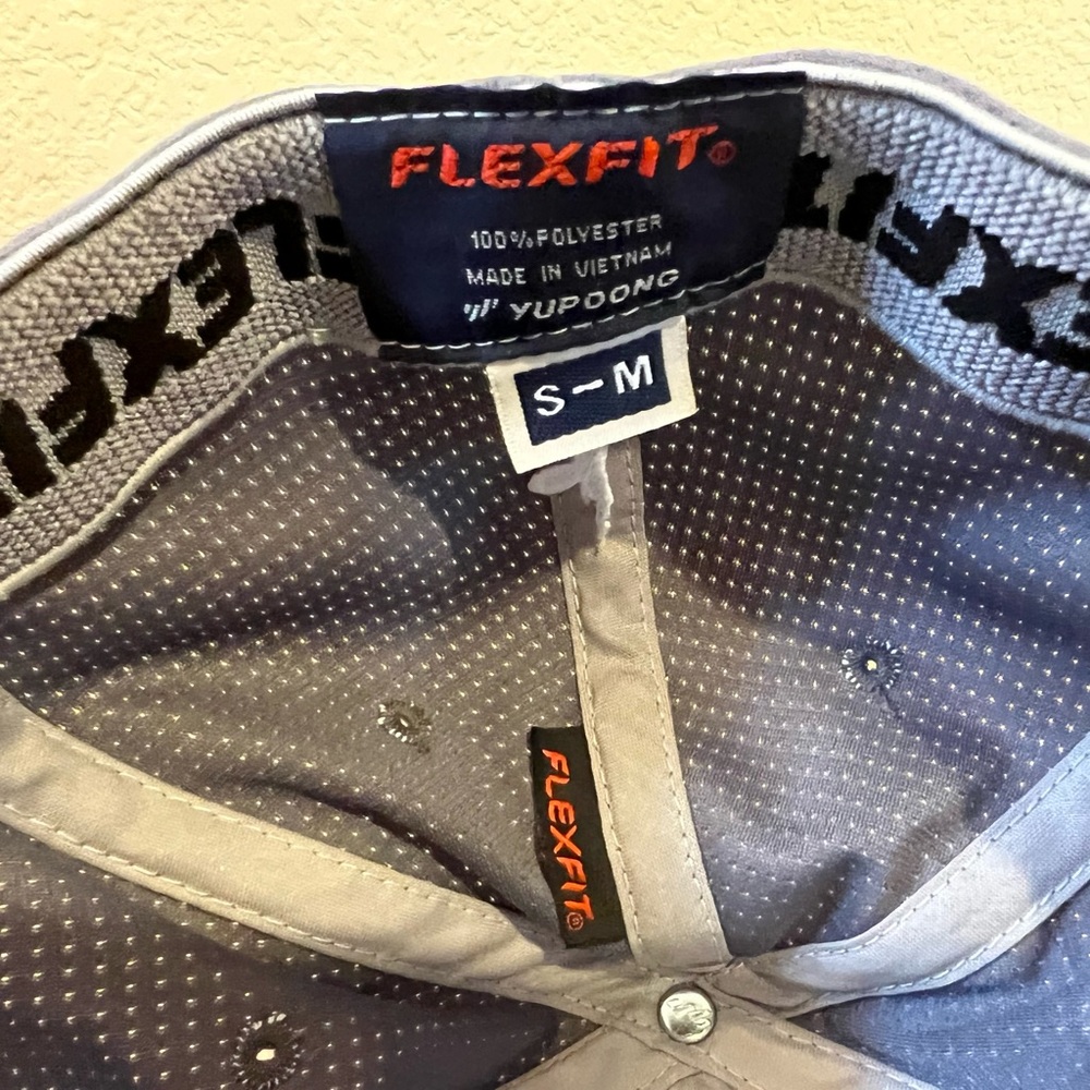 Topgolf Las Vegas Travis Mathew fitted hat s/m gray - Picture 9 of 12